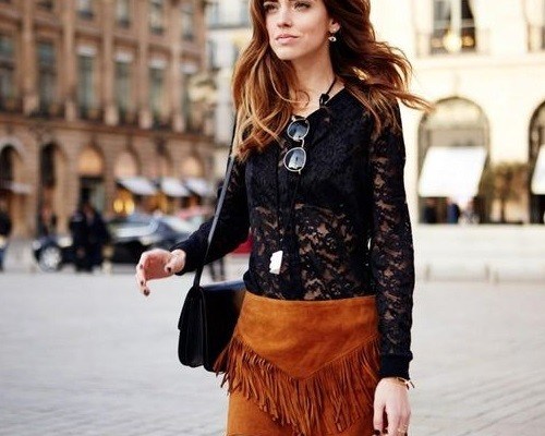 Замшевая юбка в романтическом стиле