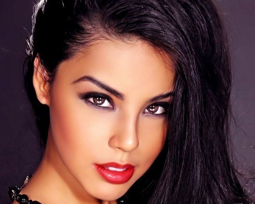 Какая помада подходит смуглым брюнеткам