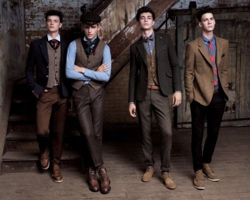 С чем носить мужские брюки скинни