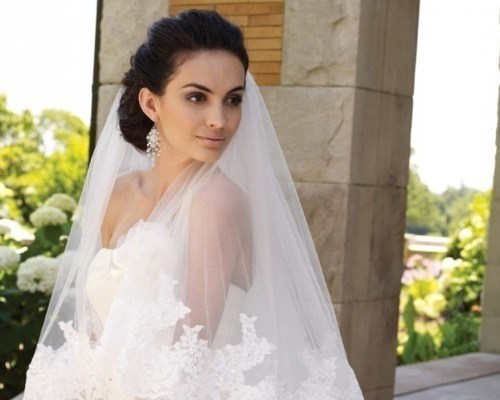 Свадебные прически на короткие волосы с фатой